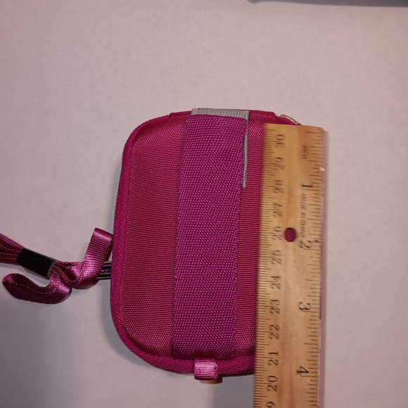 Case Logic compact camera case. NWOT. Fuschia color. - Picture 2 of 4